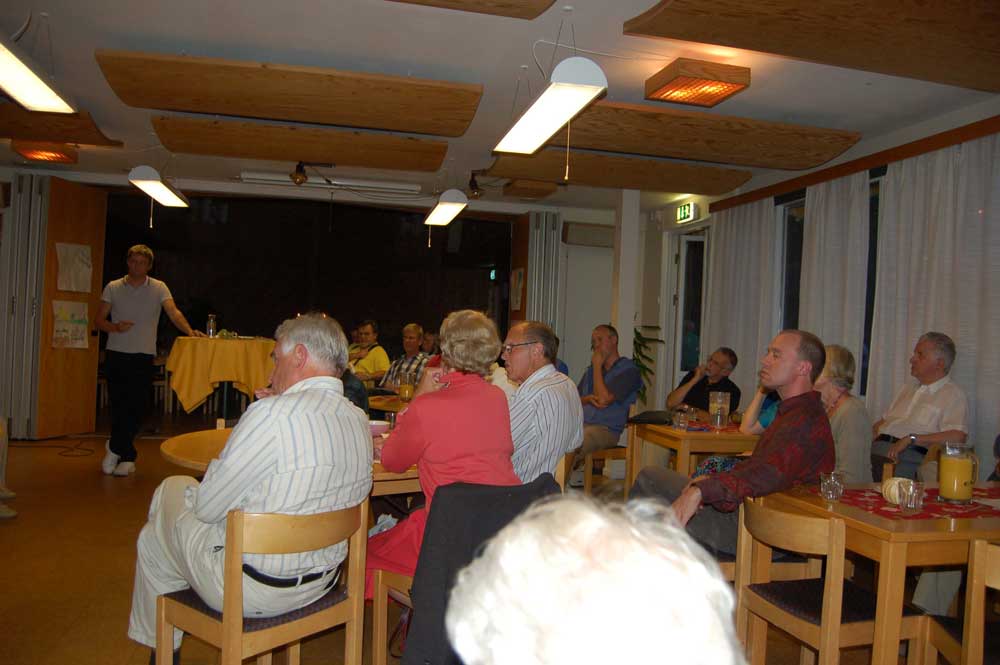 Politikerdebatt i Hallundakyrkan 30 aug 2006 [foto Henrik Hemrin]