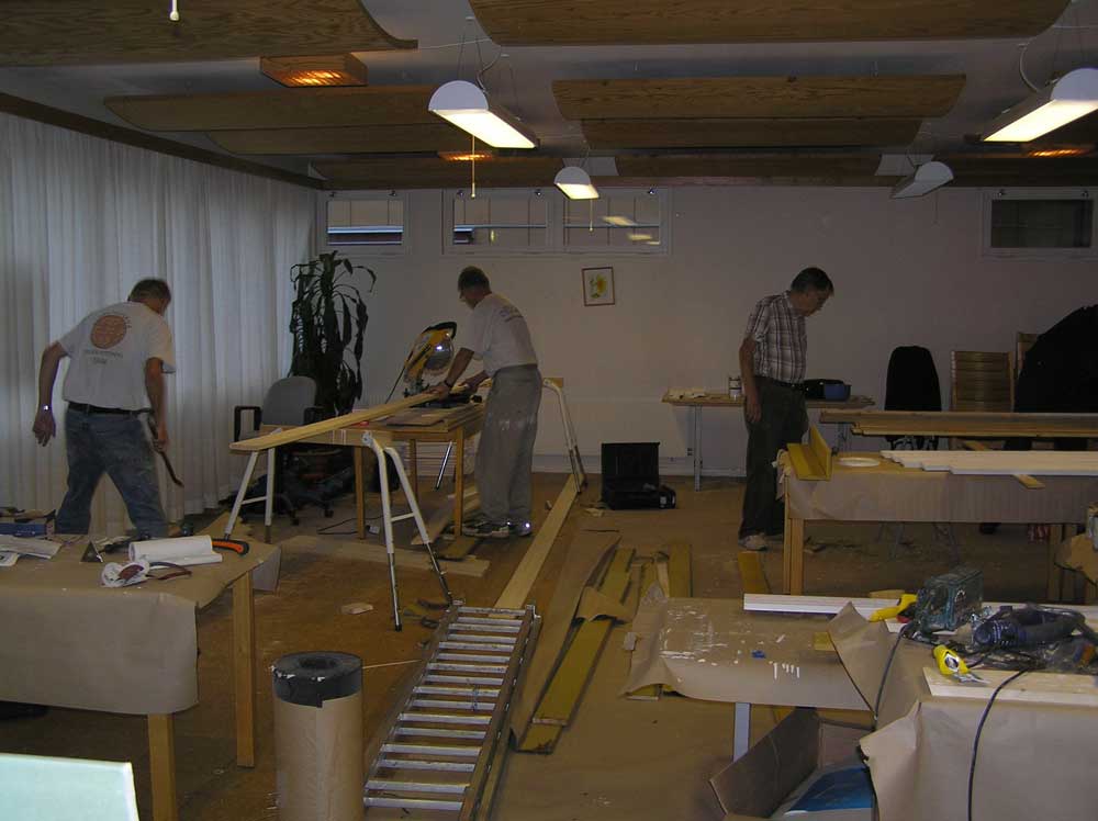Underhållsarbete av Hallundakyrkan 2008 [foto Sennerö]